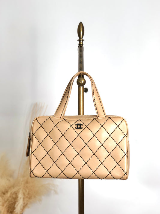 CHANEL Matelasse Coco Mark Handbag Beige Vintage p5u5z6