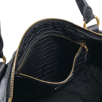 PRADA Logo Handbag Black Vintage jkn44z
