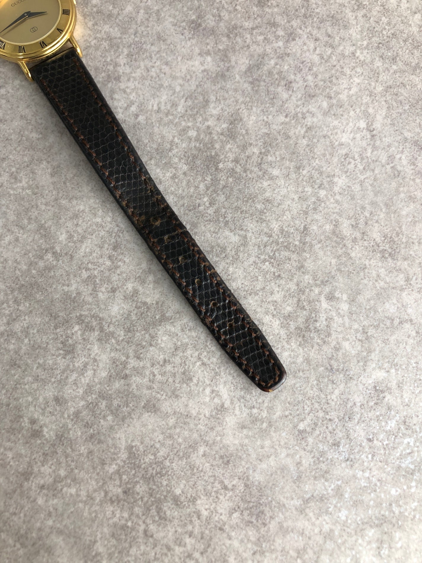 GUCCI Logo Watch Black 3000L Vintage upizt7