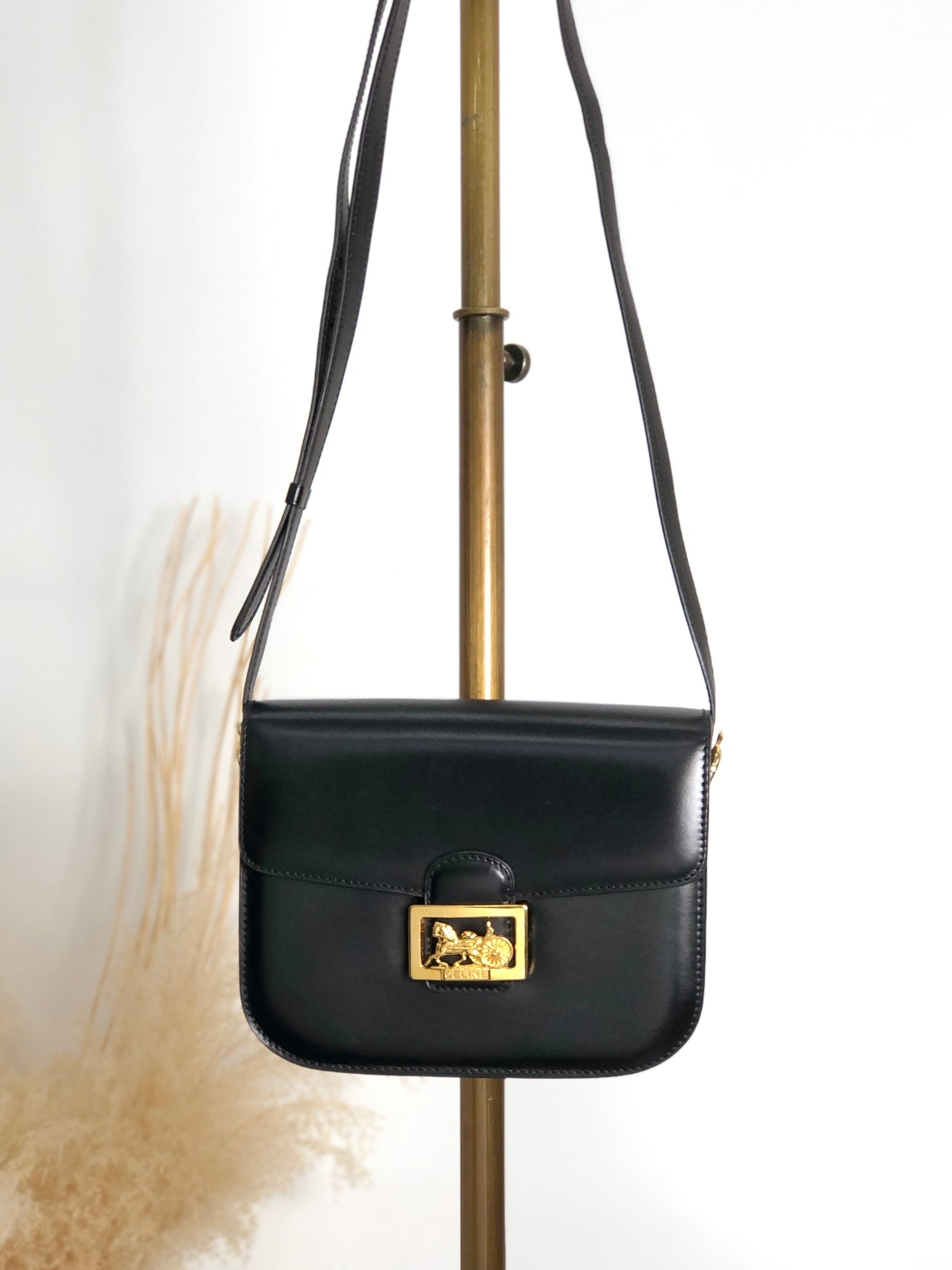 Vintageshop solo - The best shop in Old CELINE and High brand bags