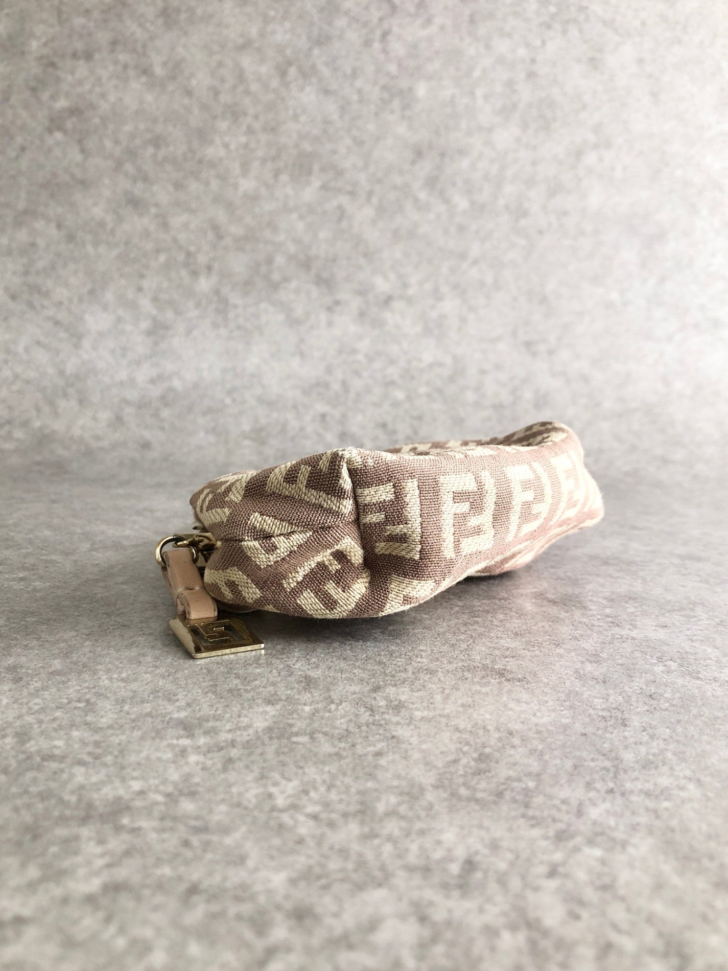 FENDI Zucca Logo Metal Clasp Coin Purse Brown Vintage vawx3g