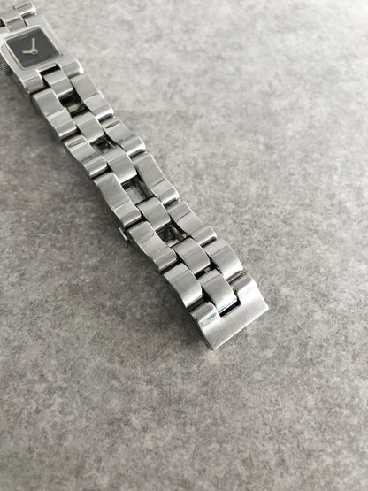GUCCI Logo Quartz Watch Silver 2305L Vintage njz8b5