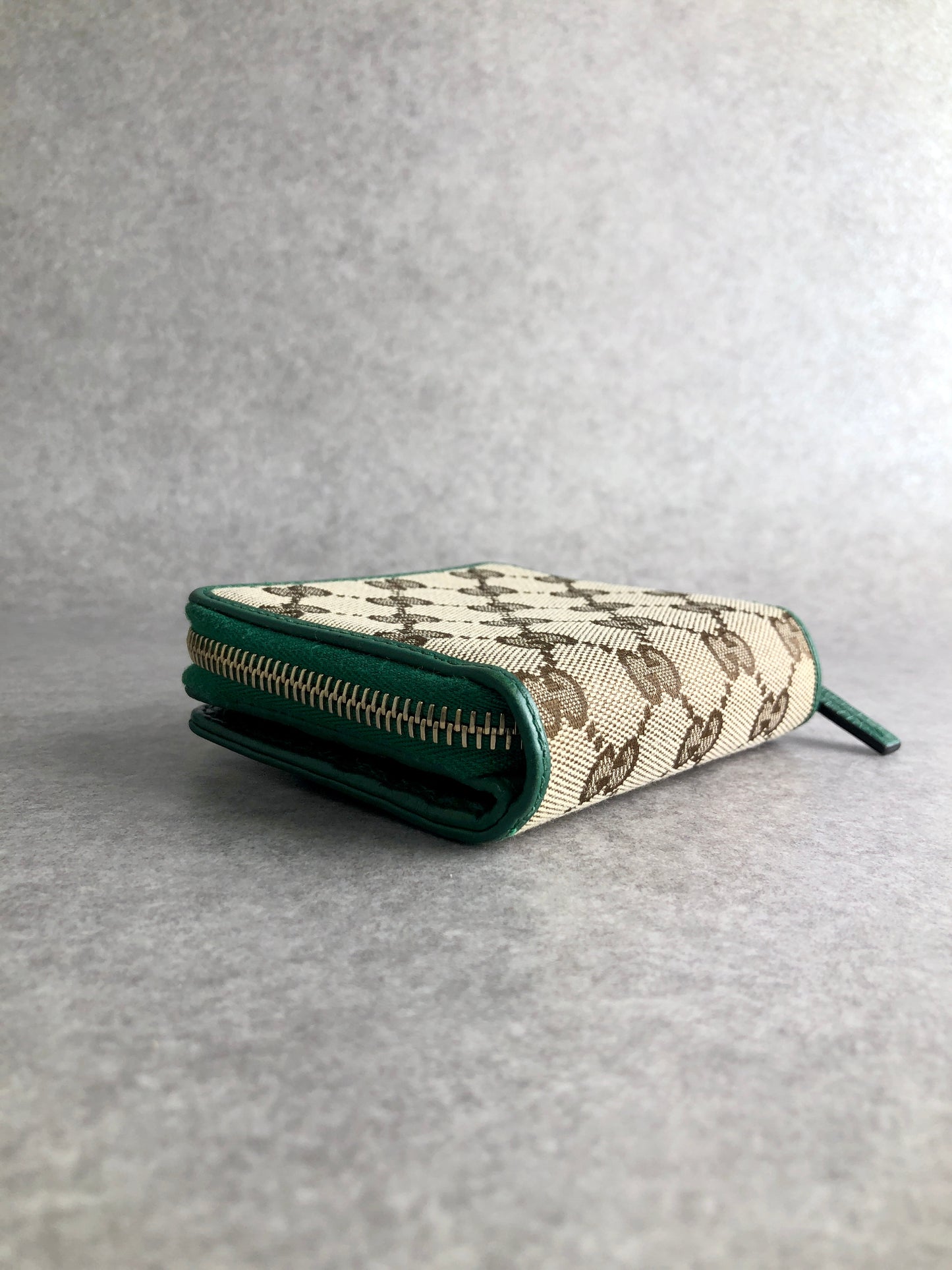 GUCCI GG Pattern Folded Wallet Beige×Green Vintage umn2nb