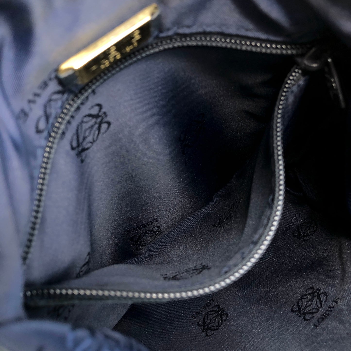 LOEWE Anagram Shoulder bag Navy Vintage ez7gu2