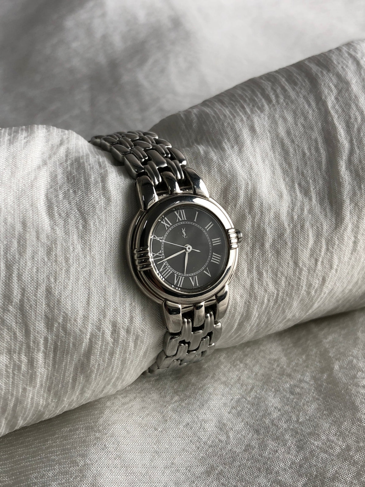Yves Saint Laurent YSL Logo Quartz Watch Silver Vintage h6kph8
