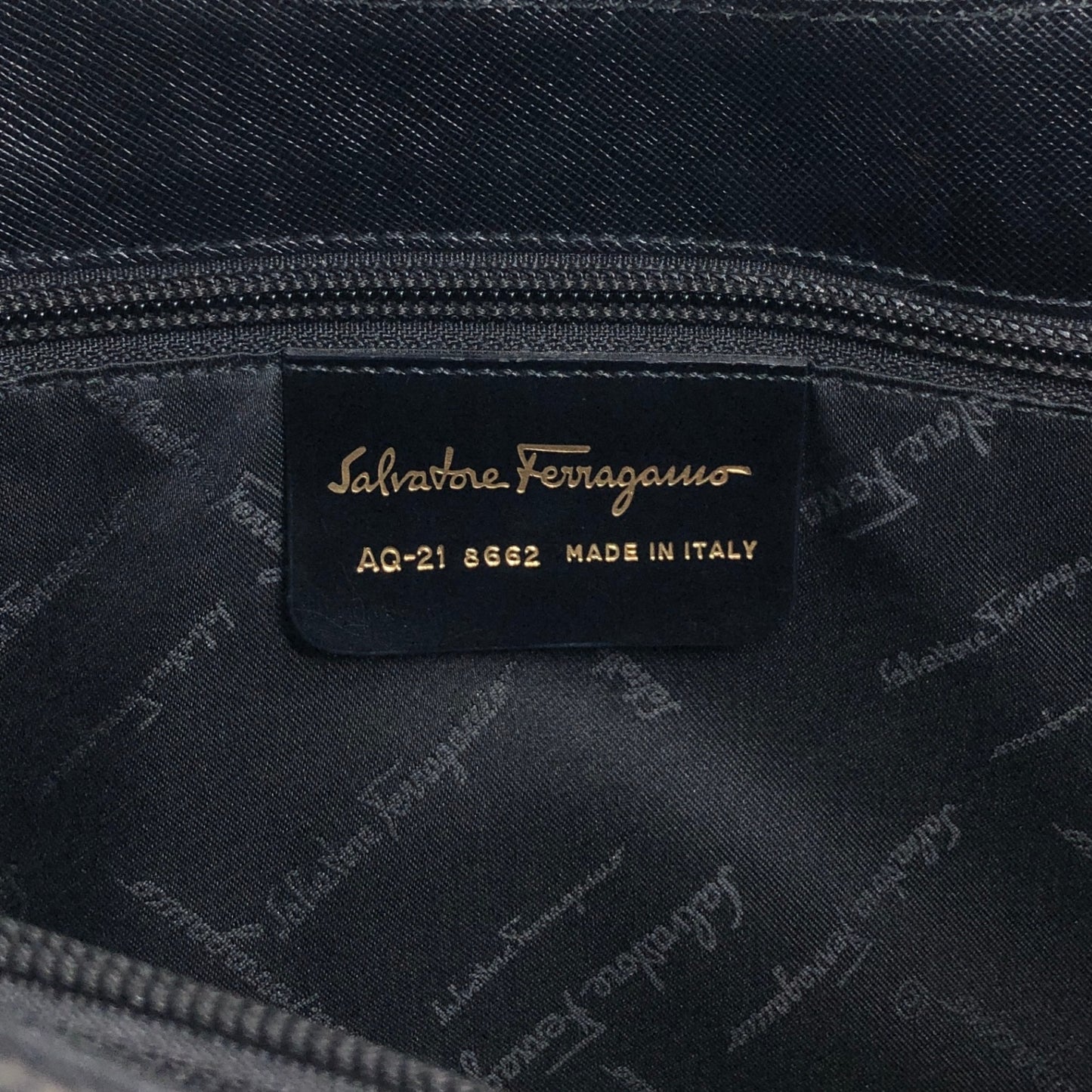 Salvatore Ferragamo Gancini Shoulder bag Black Vintage 3v3rtg