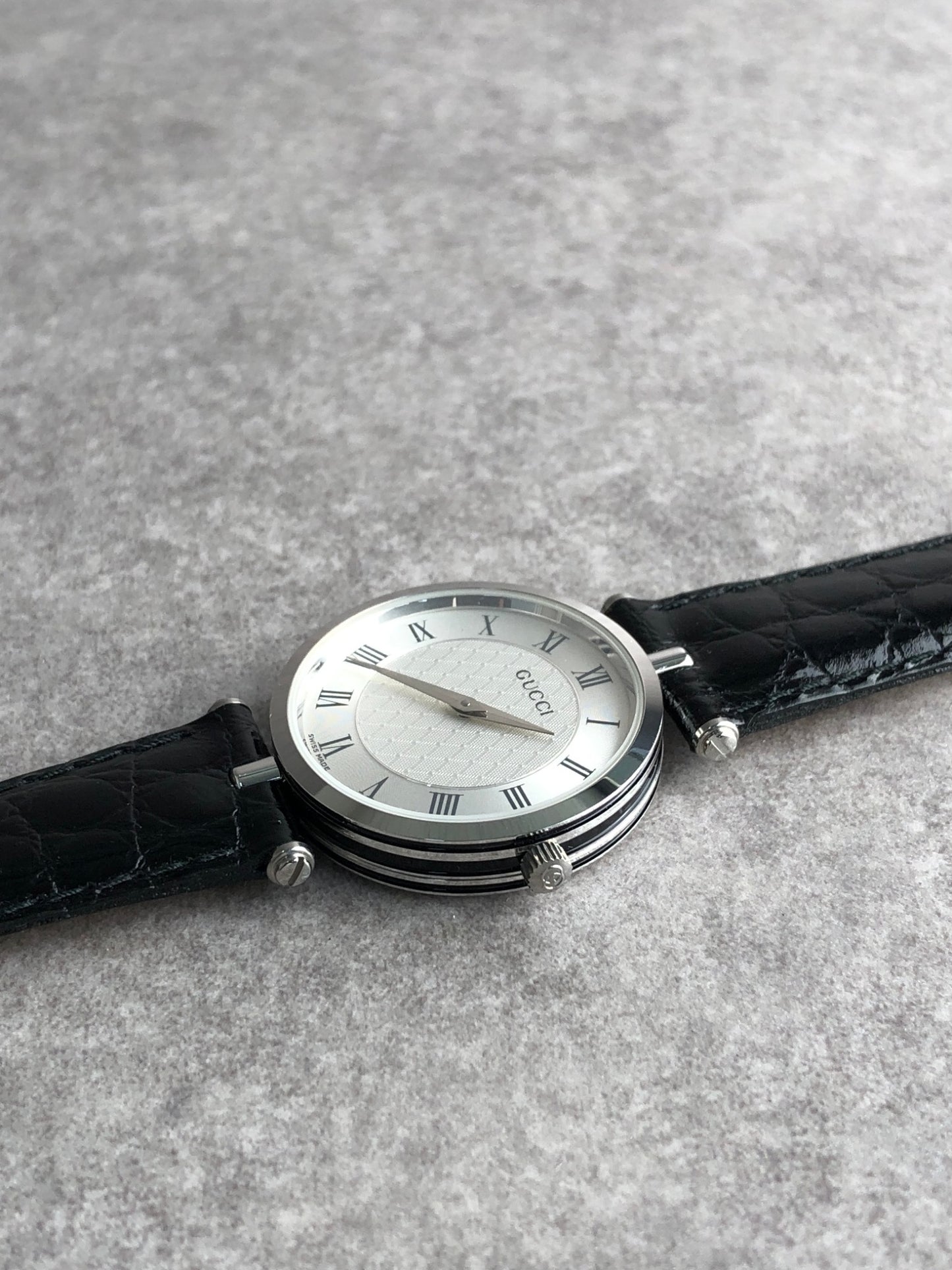 GUCCI Sherry Line Watch Silver×Black 2040Ｍ Vintage asvi62