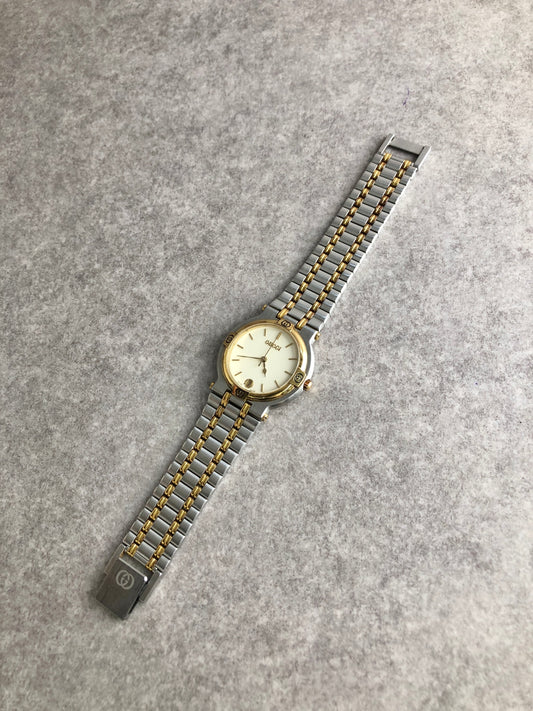 GUCCI Logo Watch Silver×Gold 9000M Vintage 2rigf4