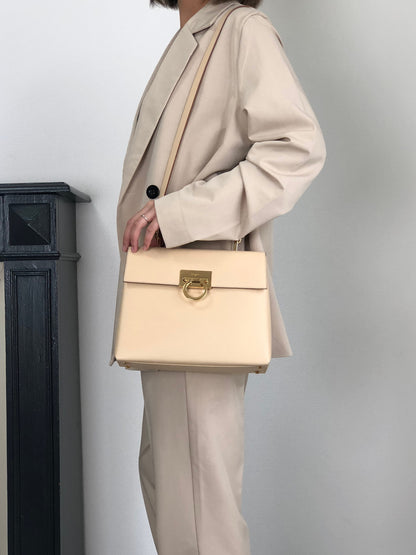 Salvatore Ferragamo Gancini Two-way Handbag Shoulder bag Beige Vintage khdcf6