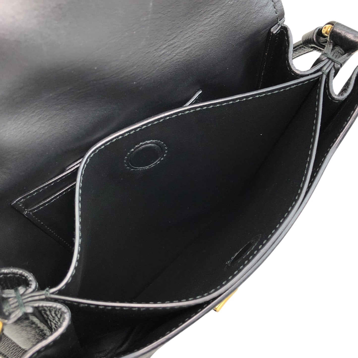 Salvatore Ferragamo Gancini Shoulder bag Black Vintage 3fyg65