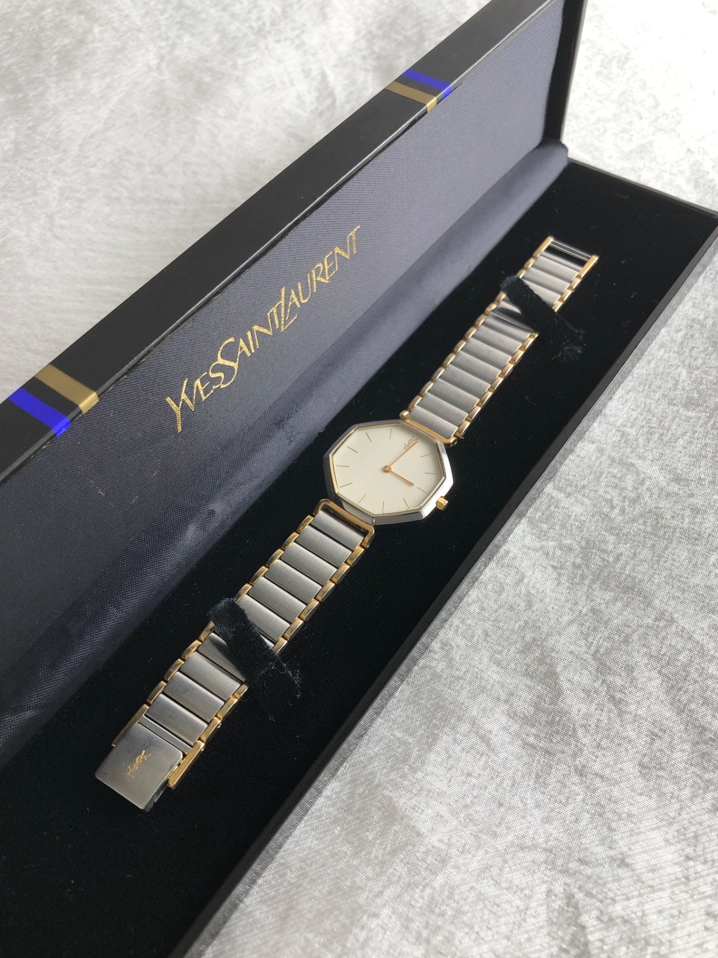 Yves Saint Laurent YSL Logo Watch Silver 2720-272269 Vintage 2v8csm