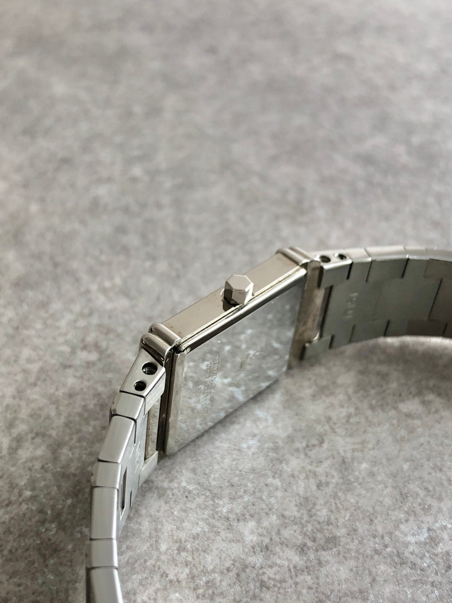 Yves Saint Laurent YSL Logo Quartz Watch Silver 2200-221362 Vintage nbbdz8