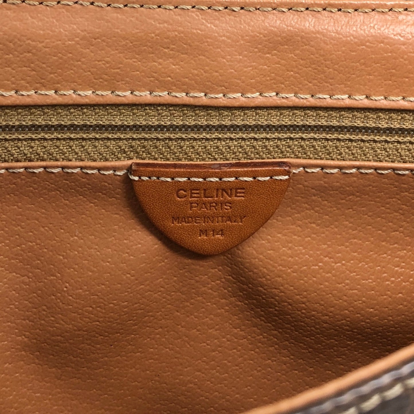 CELINE Macadam Blason Shoulder bag Brown Vintage huc7ji