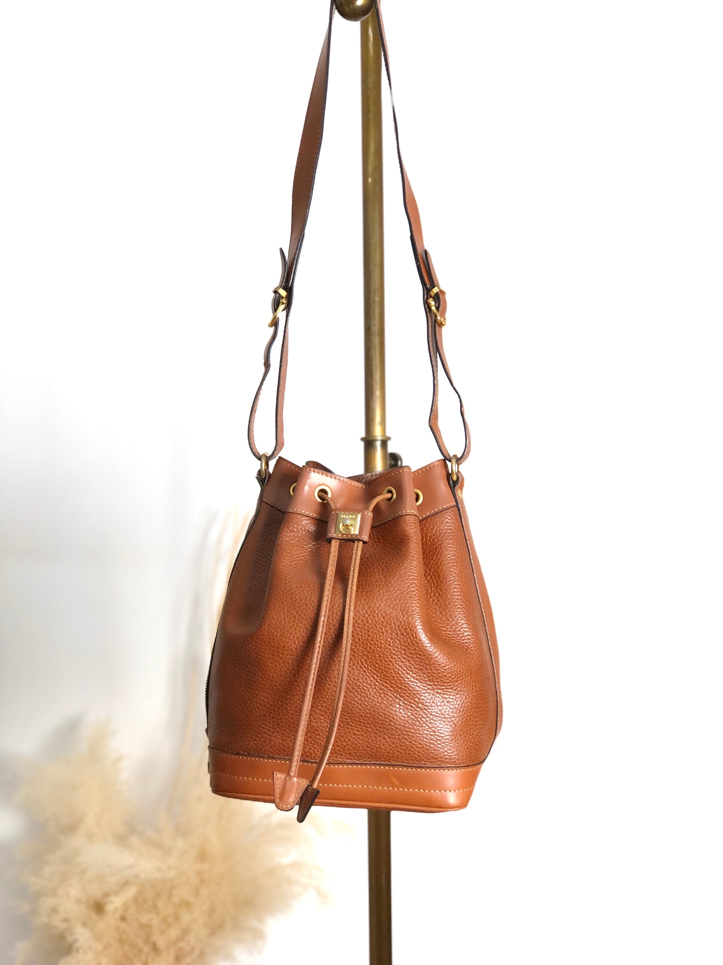 CELINE Gancini Drawstring Shoulder bag Brown Vintage 4uzkb3