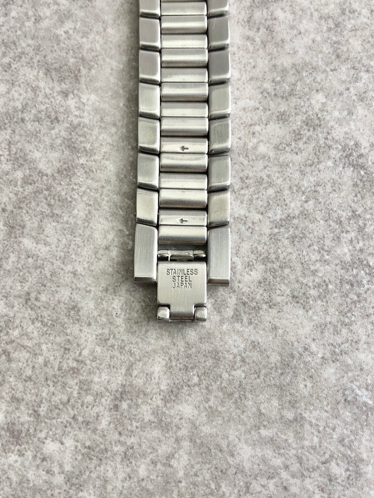 Yves Saint Laurent YSL Logo Quartz Watch Silver 4620-E66661Y Vintage pw6bed