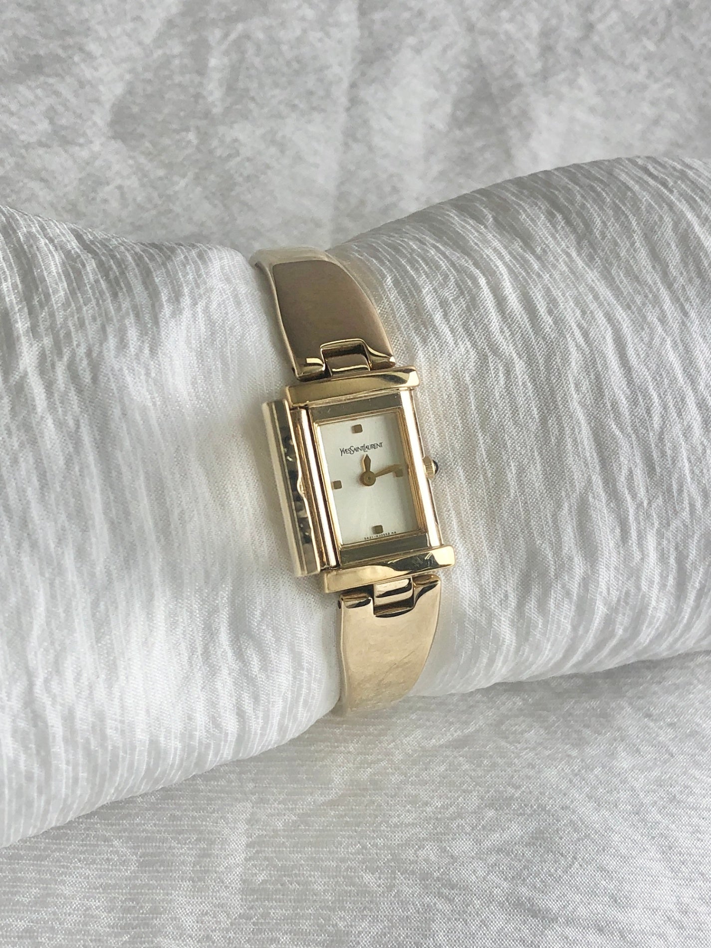 Yves Saint Laurent YSL Logo Watch Gold 40th Anniversary Vintage bn7auu