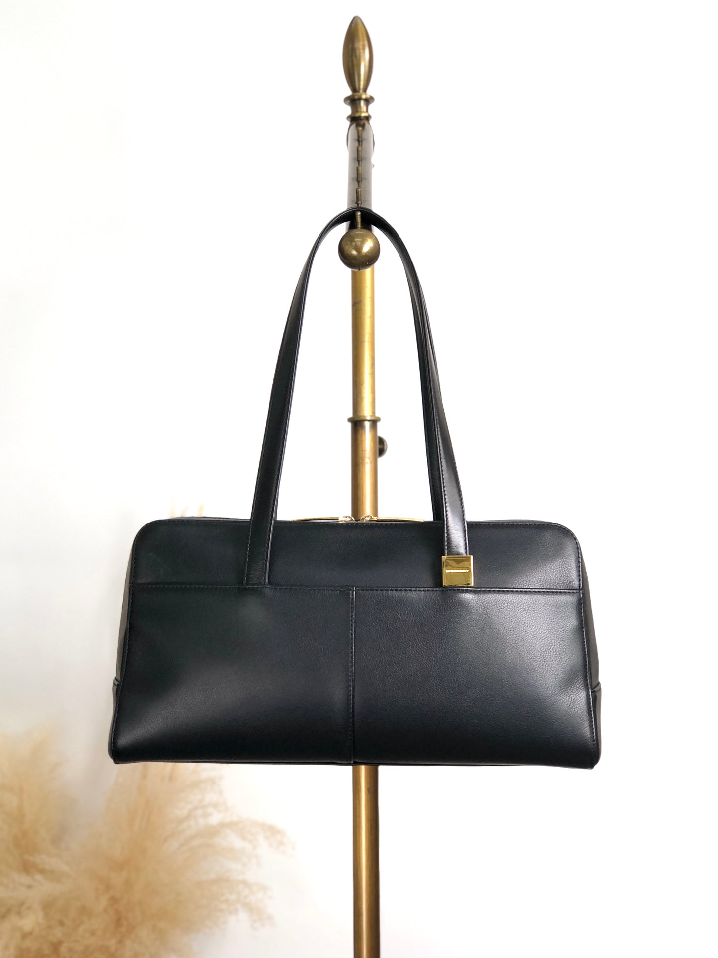 BURBERRY Logo Totebag Black Vintage y6x2fb