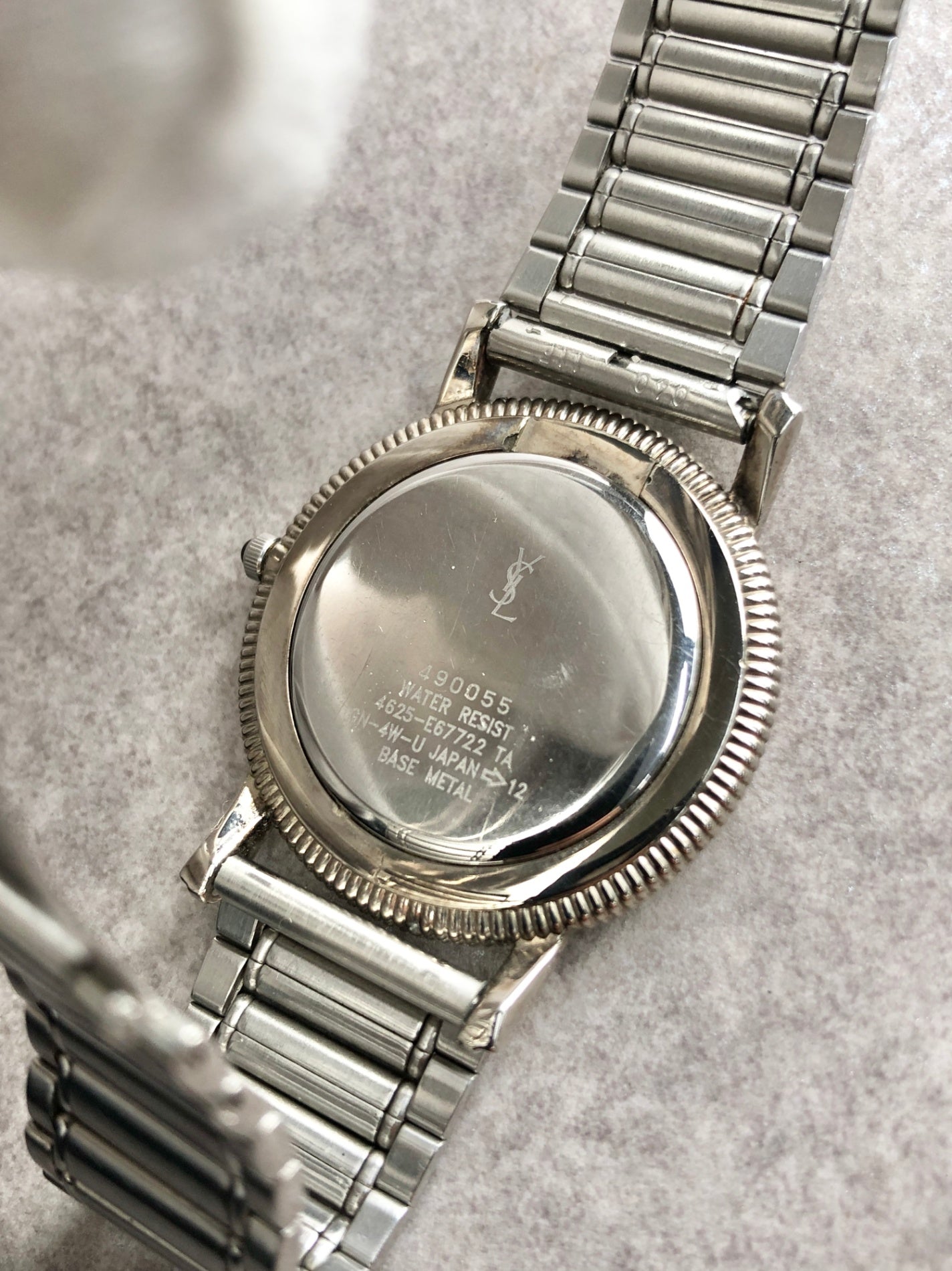 Yves Saint Laurent YSL Logo Quartz Watch Silver 4625-E67722 Vintage cuai7i