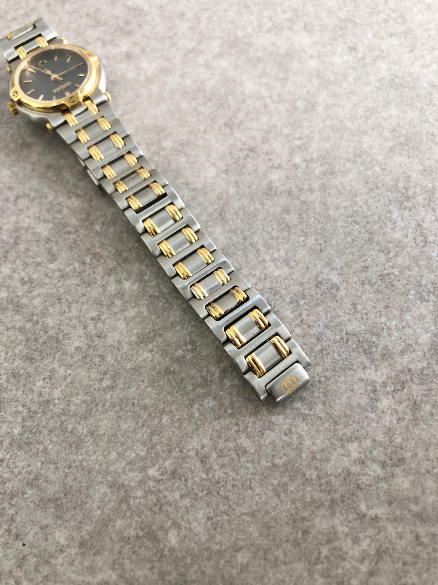 GUCCI Logo Quartz Watch Silver×Gold 9000L Vintage rttj33