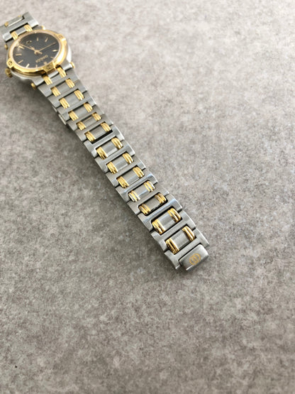 GUCCI Logo Quartz Watch Silver×Gold 9000L Vintage rttj33