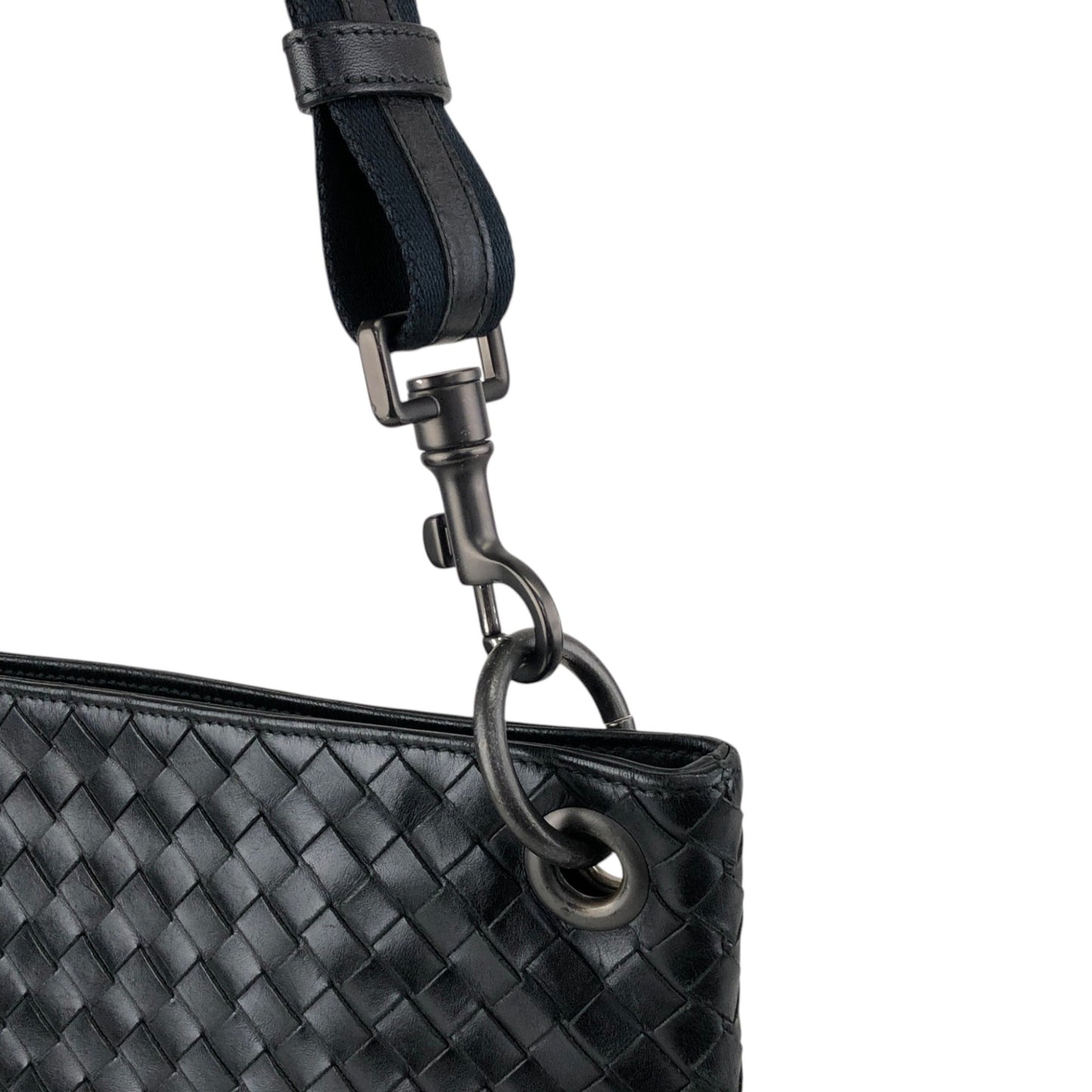 Bottega Veneta Intrecciato Shoulder bag Black Vintage zn3au7