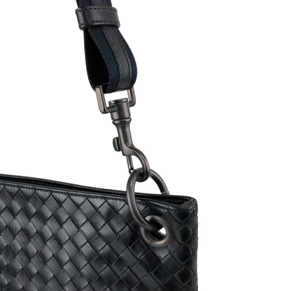 Bottega Veneta Intrecciato Shoulder bag Black Vintage zn3au7
