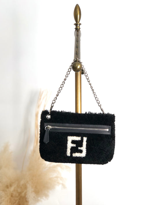 FENDI Logo Chain Handbag Black Vintage c34f5u