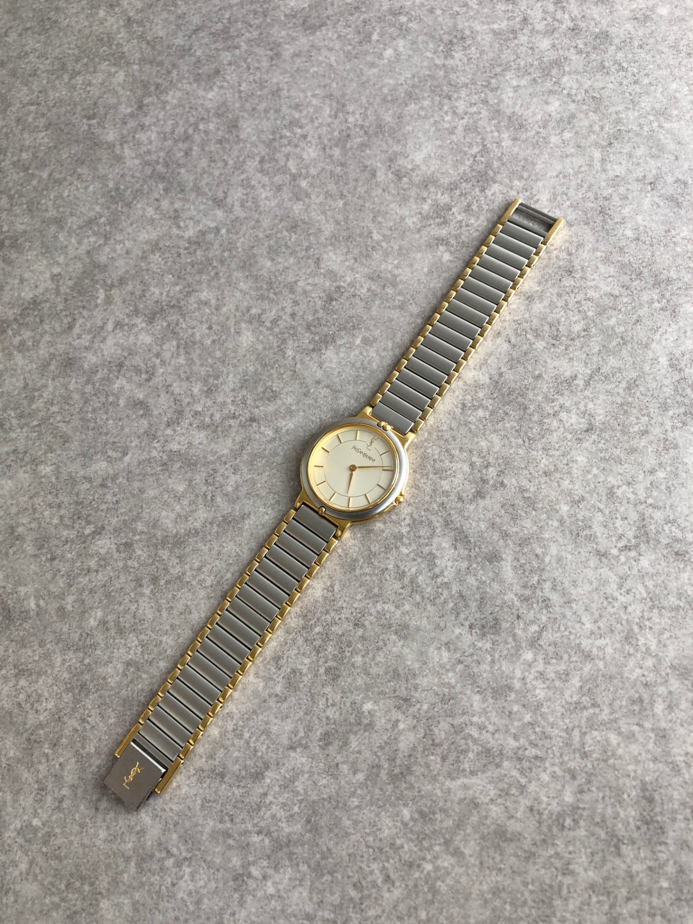 Yves Saint Laurent YSL Logo Quartz Watch Silver×Gold 2823-268440 Vintage 43tt8e