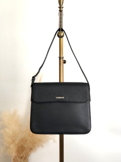 Yves Saint Laurent Logo Shoulder bag Black Vintage vgm3f4