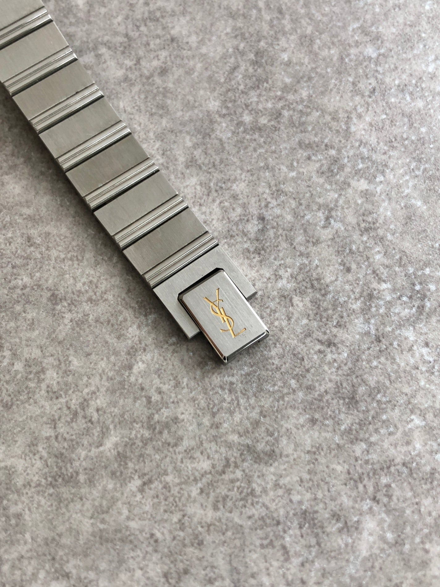 Yves Saint Laurent YSL Logo Quartz Watch Silver 2200-221362 Vintage nbbdz8