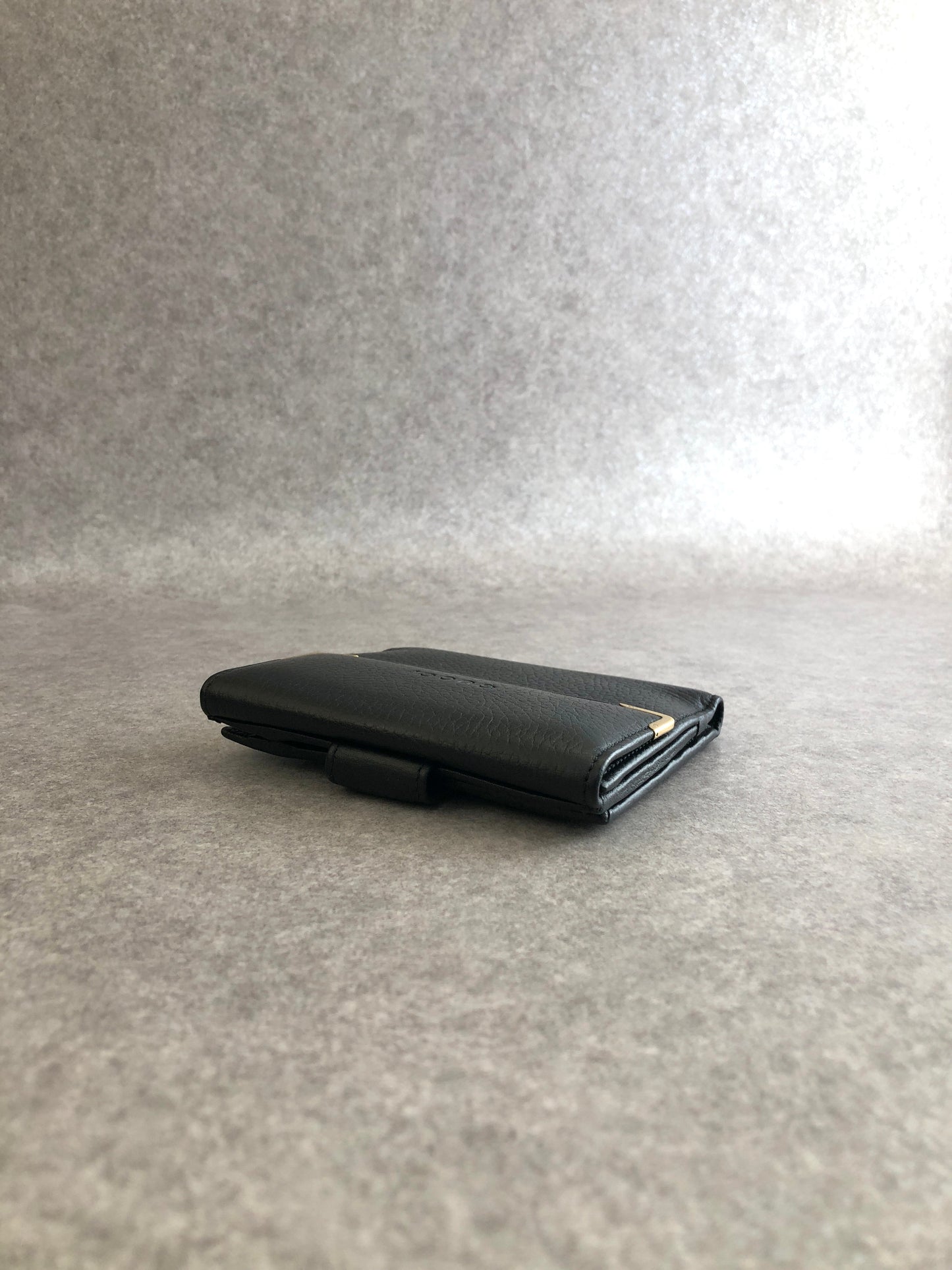 GUCCI Logo Embossed Folded Wallet Black Vintage cbzwwy