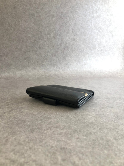 GUCCI Logo Embossed Folded Wallet Black Vintage cbzwwy