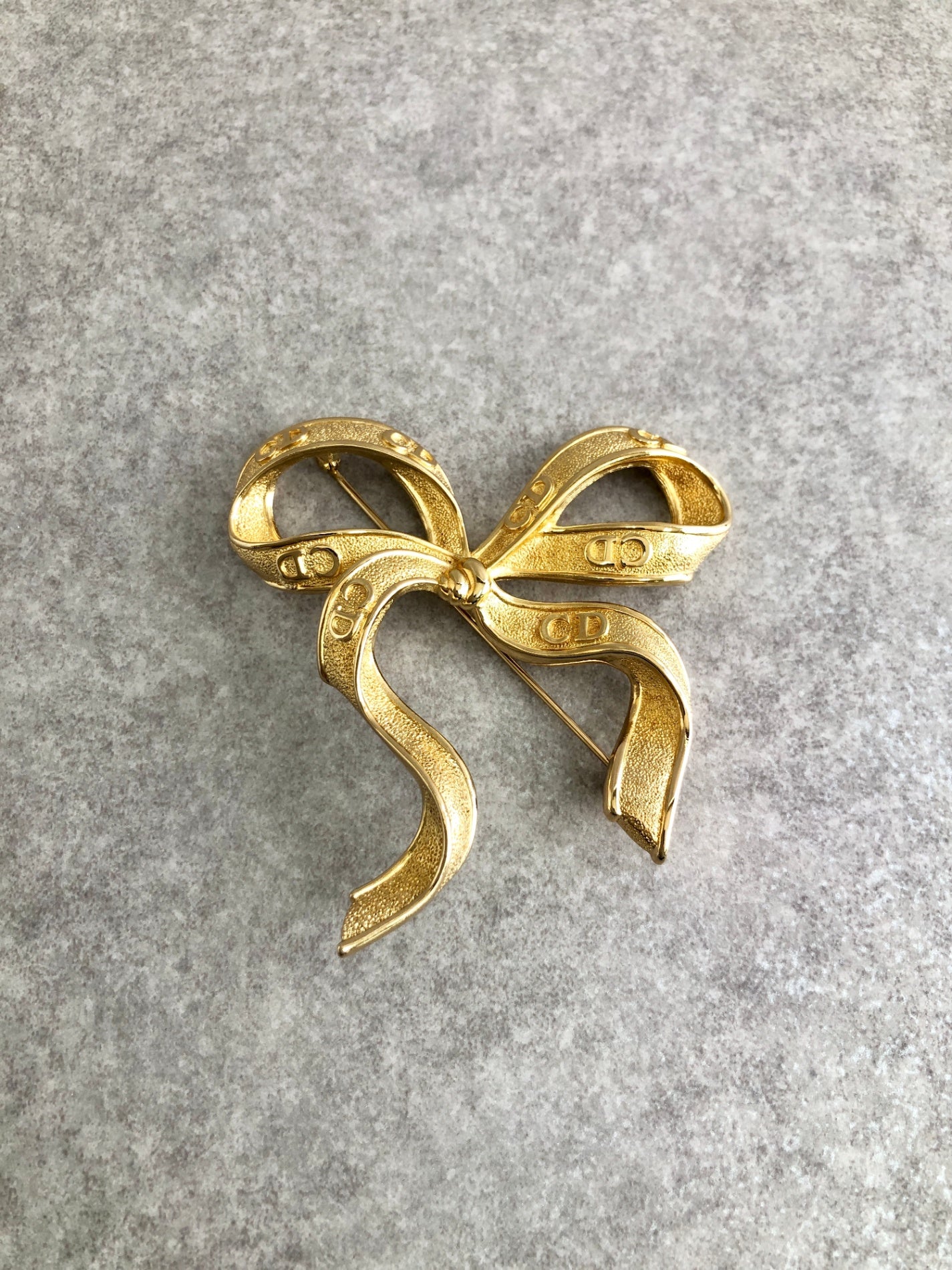 Christian Dior Ribbon Motif Brooch Gold Vintage bw5eu5