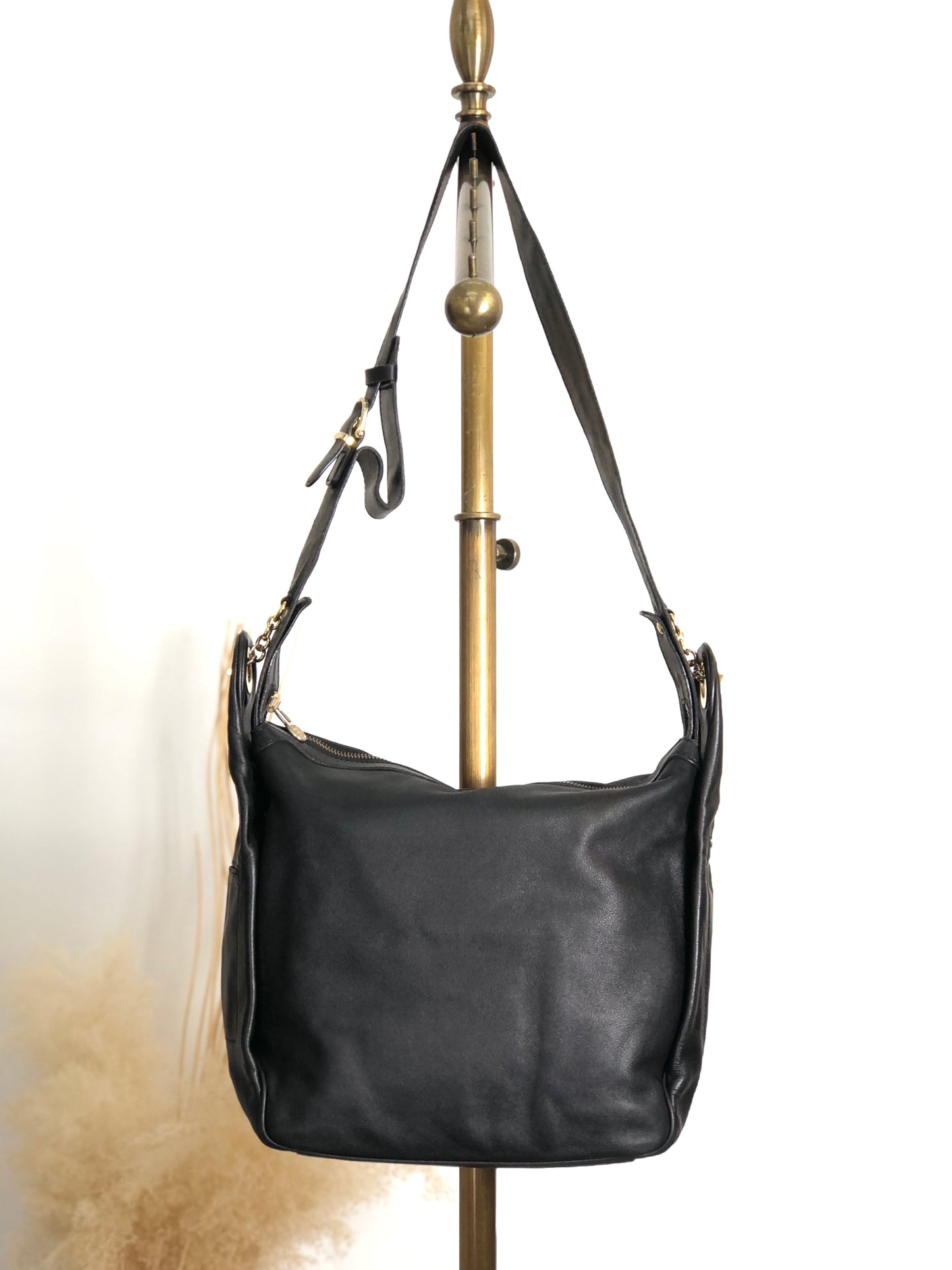 CELINE Gancini Shoulder bag Black Vintage etpu46