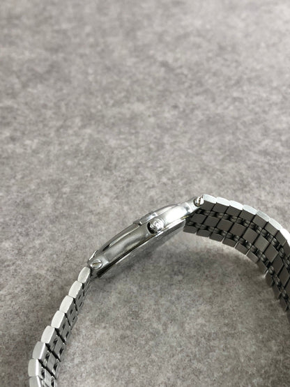 GUCCI Logo Watch Silver 9100M Vintage yp7h4d