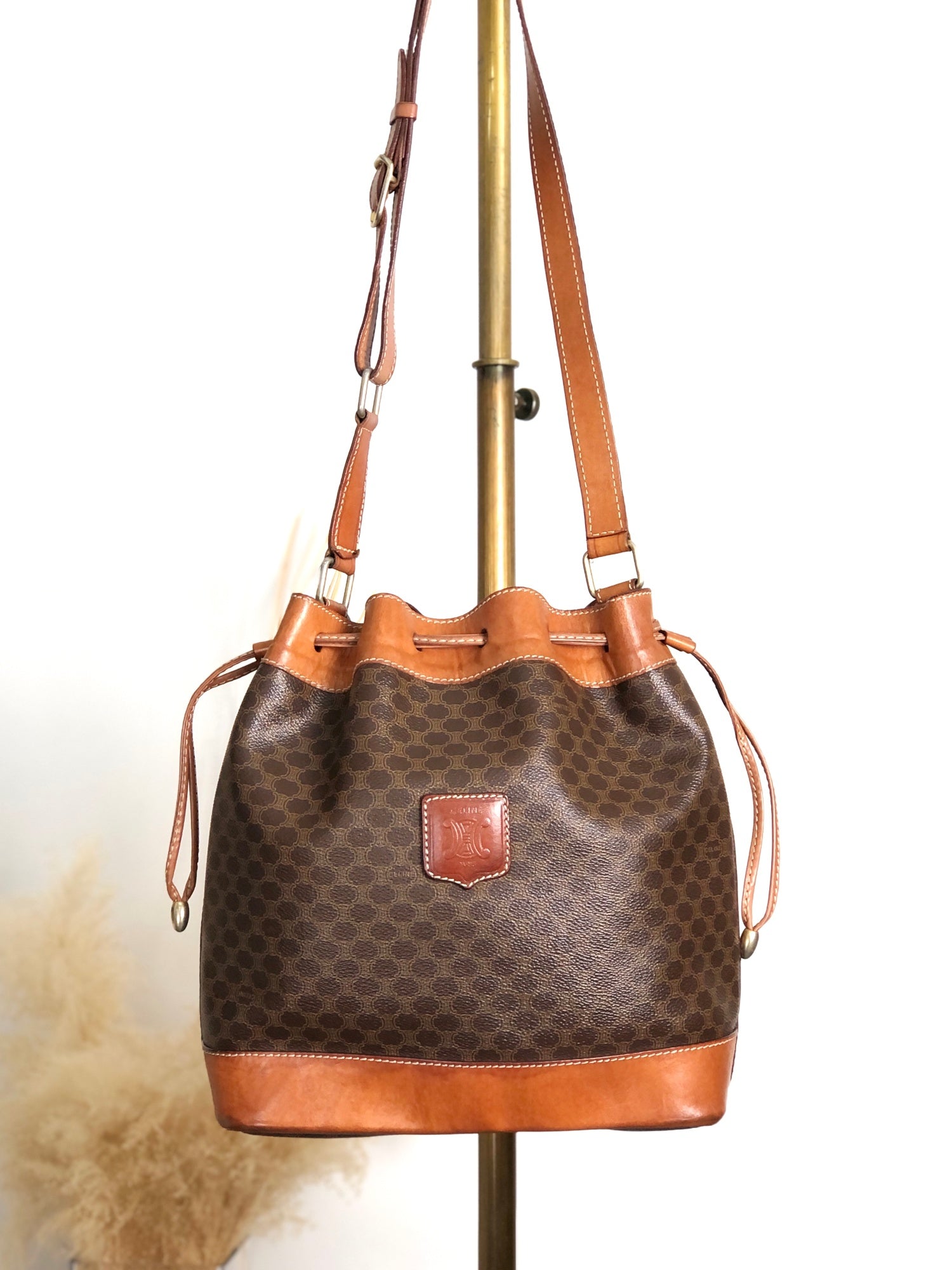 Shoulder bags – VintageShop solo