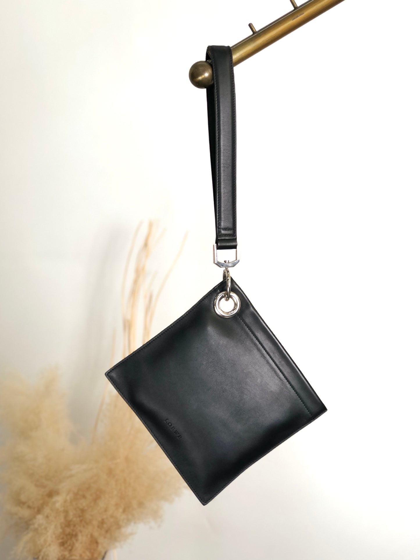 LOEWE Logo Embossed Pouch Black Vintage 2w2ru5