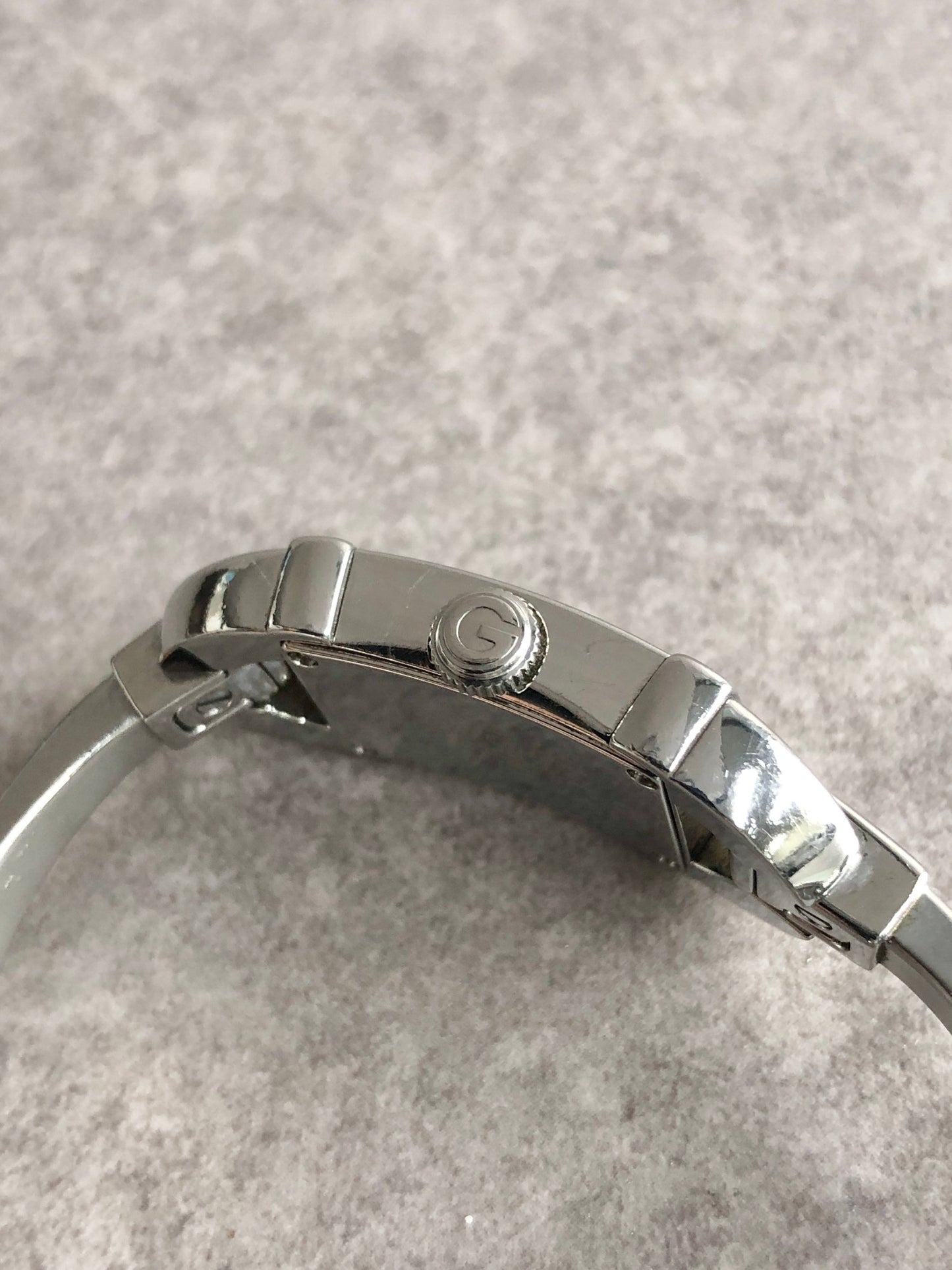GUCCI Bangle Watch Silver 6800L Vintage 4cxr5p
