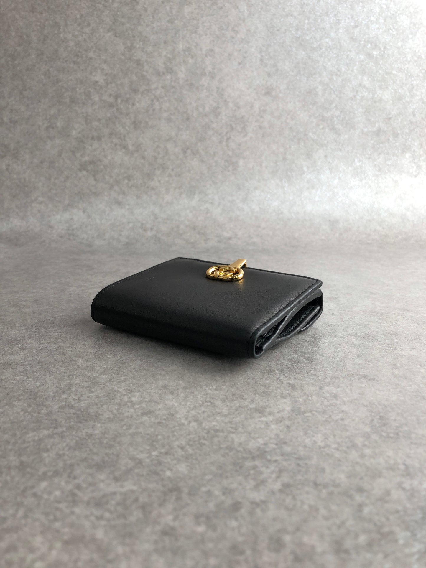 GUCCI GG logo Folded Wallet Black Vintage iy8zet