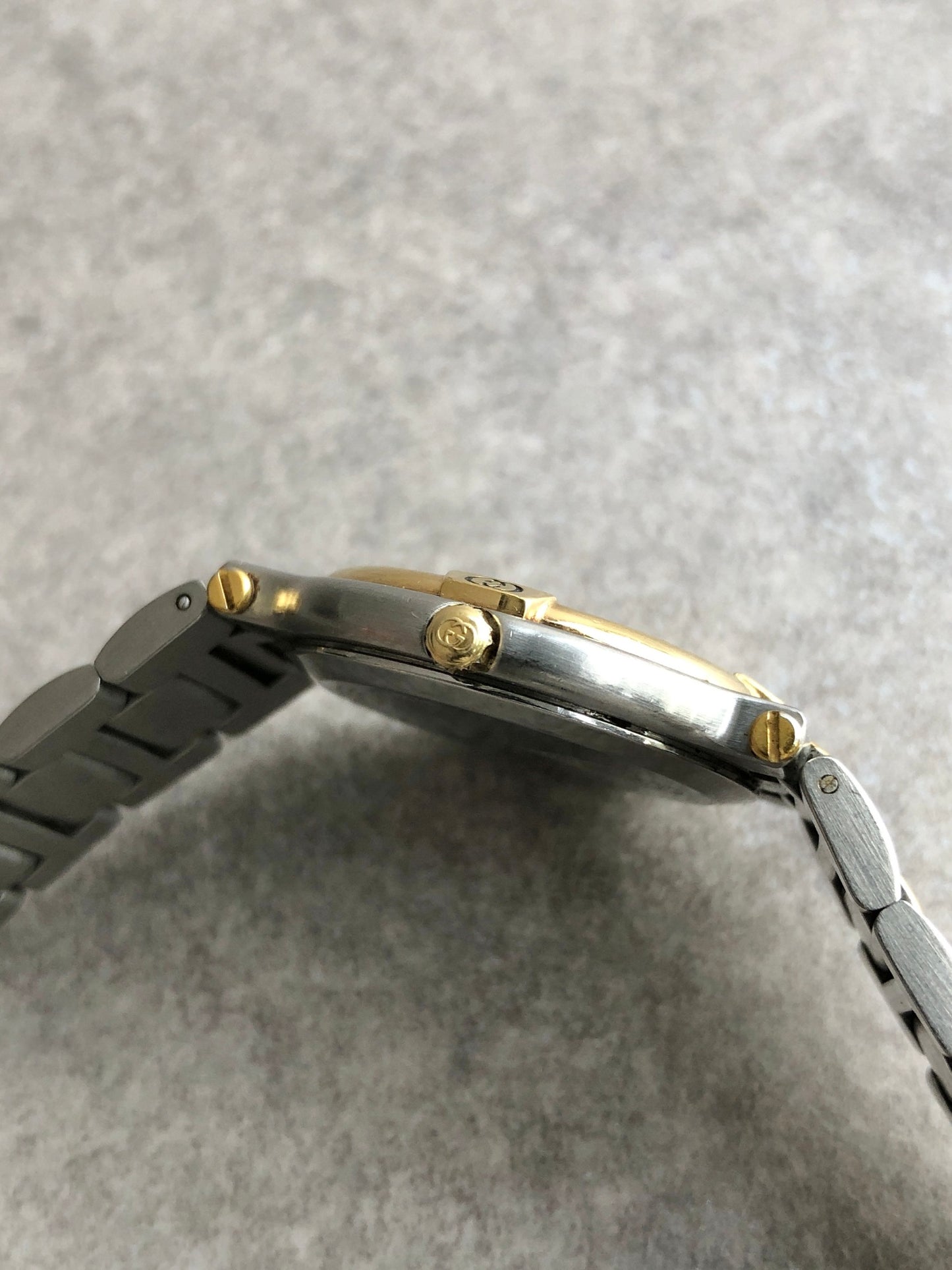 GUCCI Logo Quartz Watch Silver×Gold 9000M Vintage kfni2y