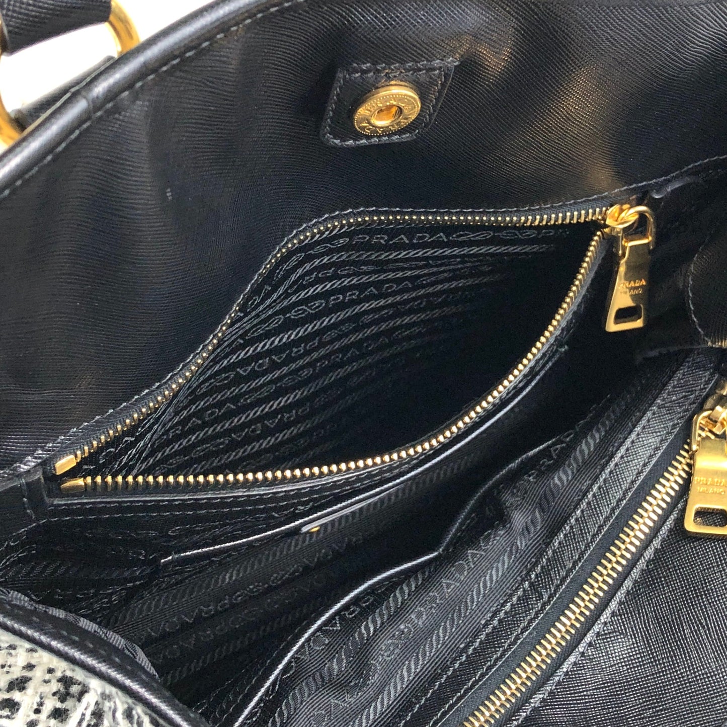 PRADA Triangle Logo Handbag White×Black Vintage xpzwfz