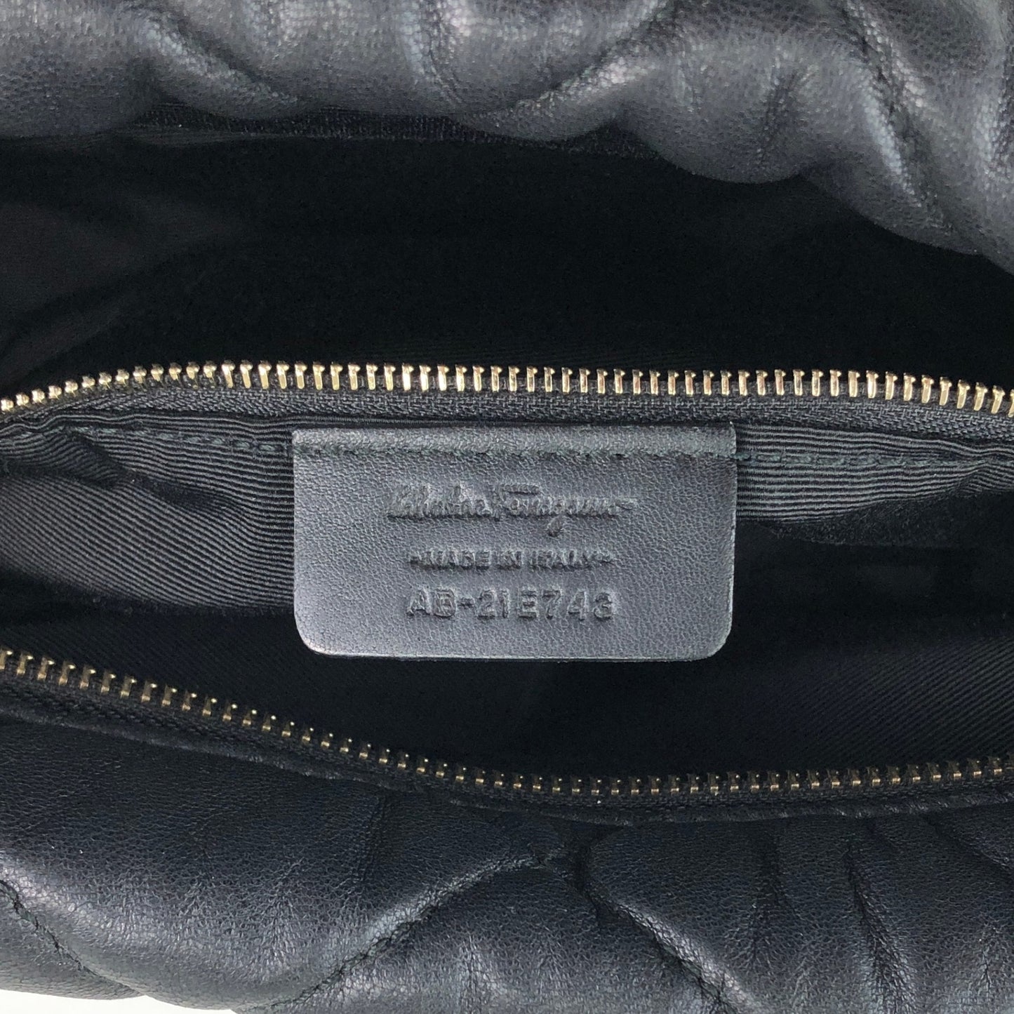 Salvatore Ferragamo Vala Ribbon Chain Shoulder bag Black Vintage ujjjt4