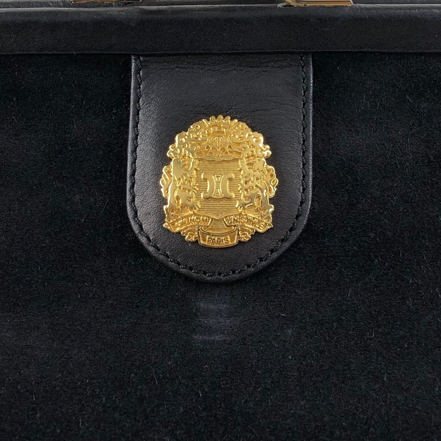 CELINE Triomphe Metal Closure Shoulder bag Black Vintage vxya2a
