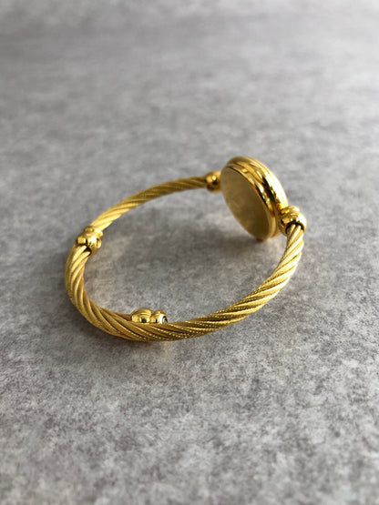 GUCCI Logo Bangle Quartz Watch Gold Vintage bzmjuk