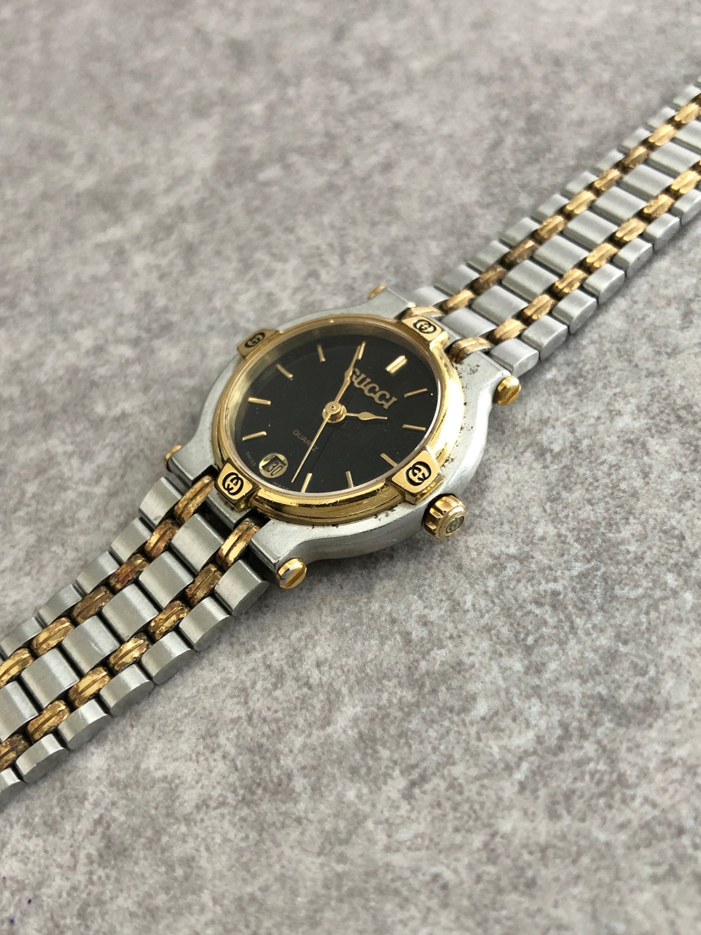 GUCCI Logo Watch Silver×Gold 9000L Vintage 4ba7ce