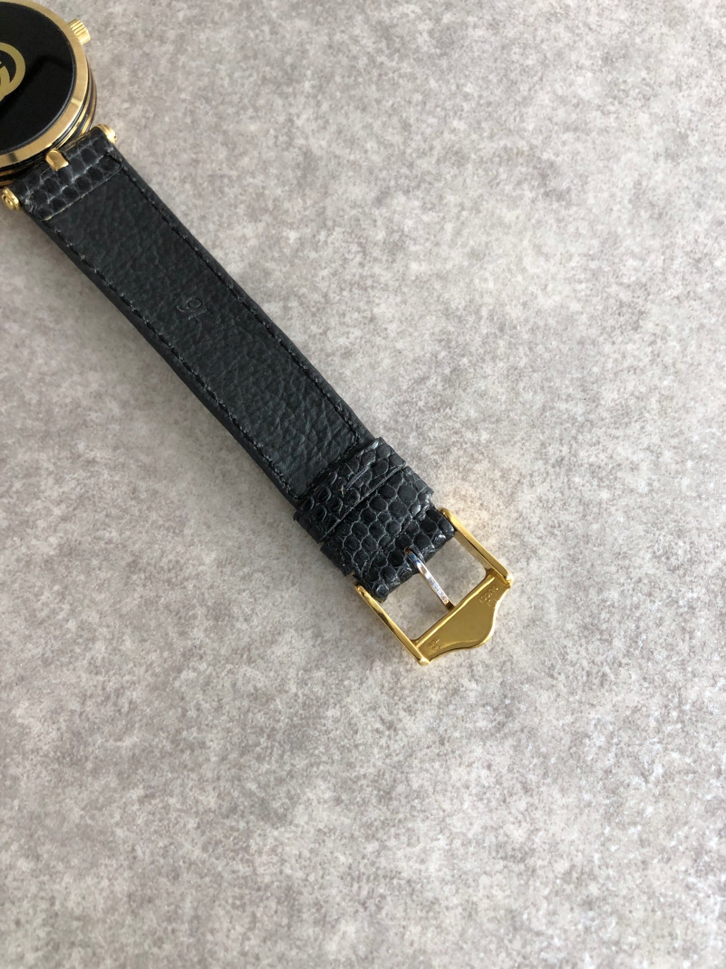 GUCCI Logo Watch Gold×Black Vintage 5nk33w
