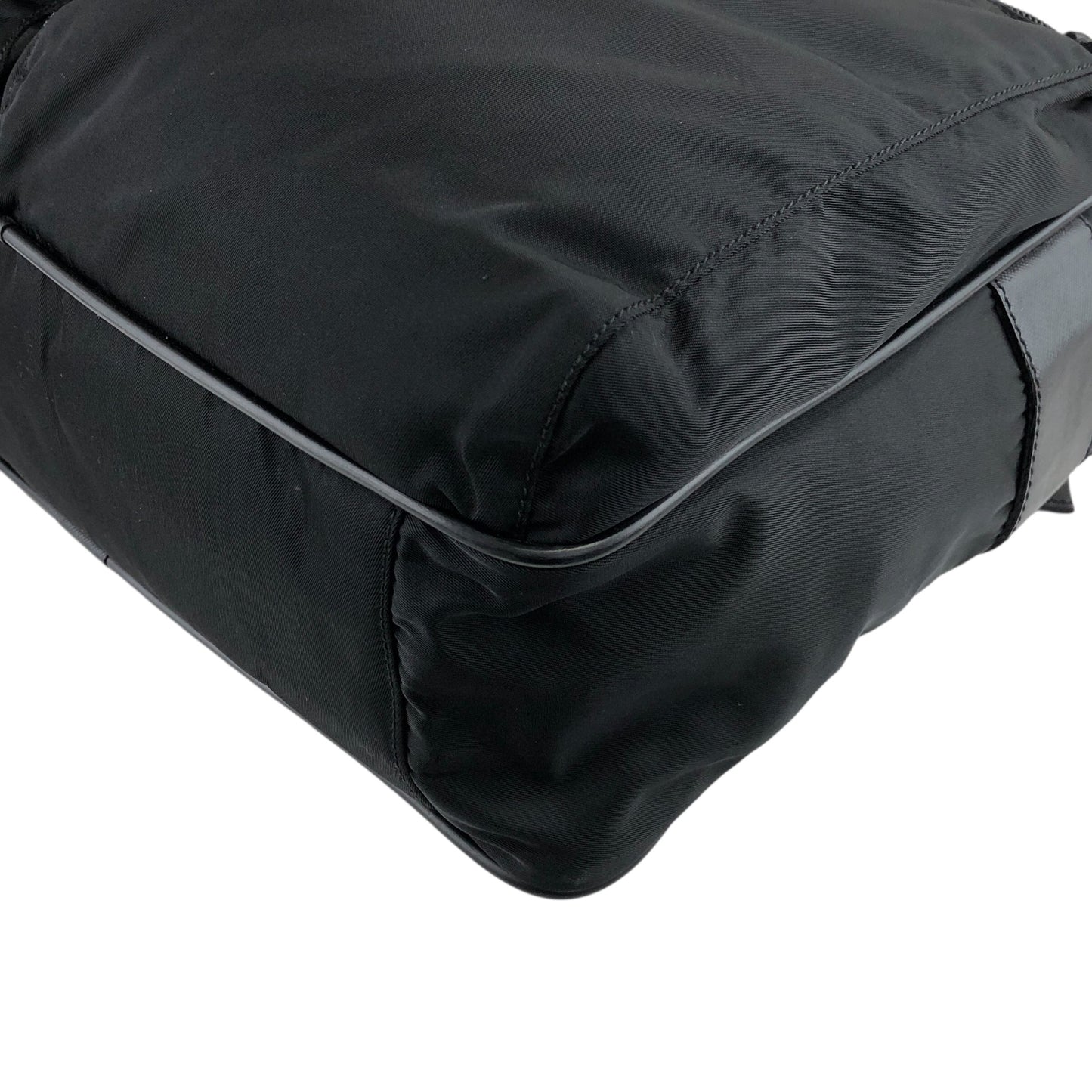 PRADA 三角形標誌雙口袋單肩包 黑色復古 nmgd27