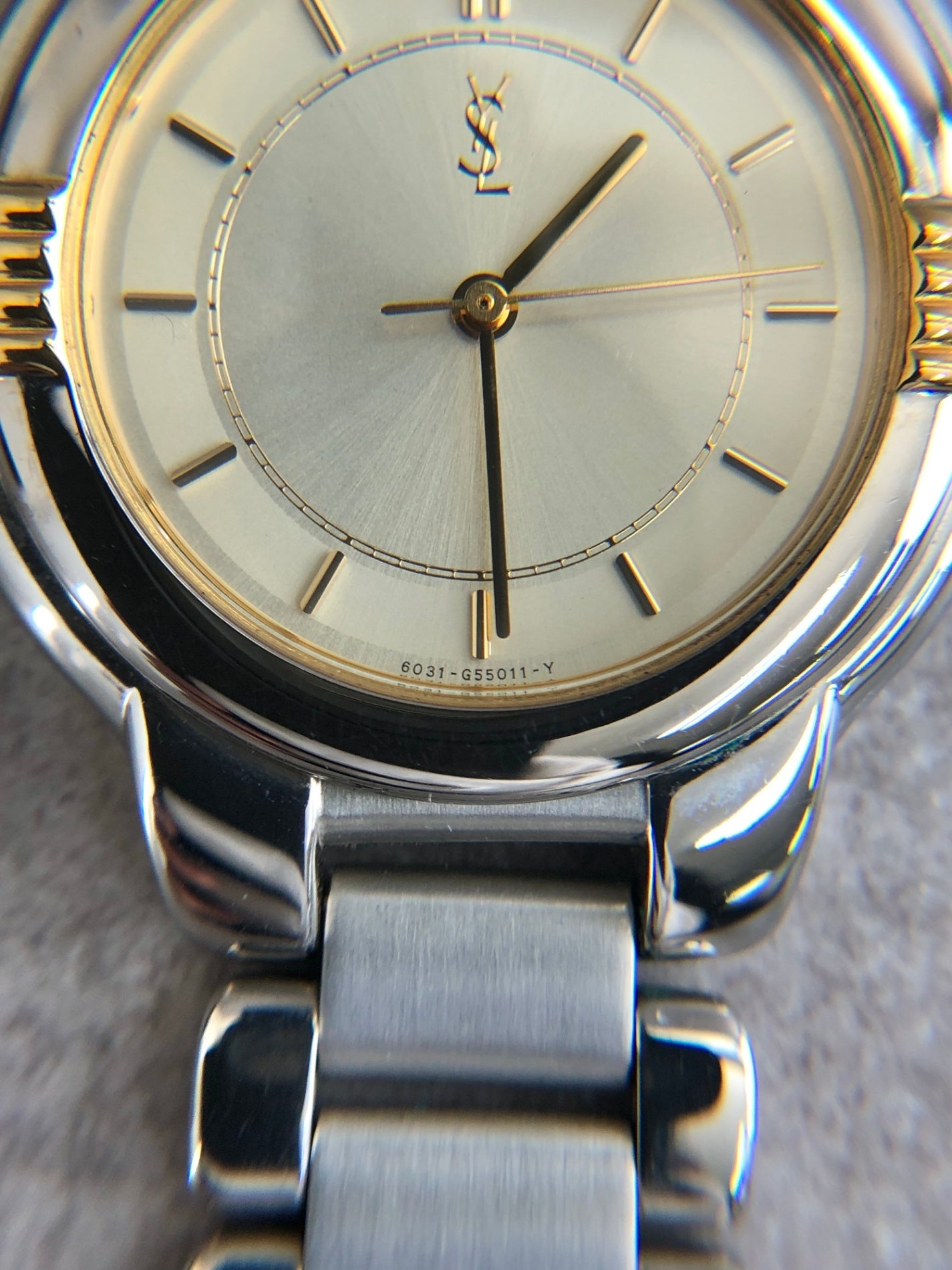 Yves Saint Laurent YSL Logo Quartz Watch Silver 6031-G11246 Vintage vcrgf8