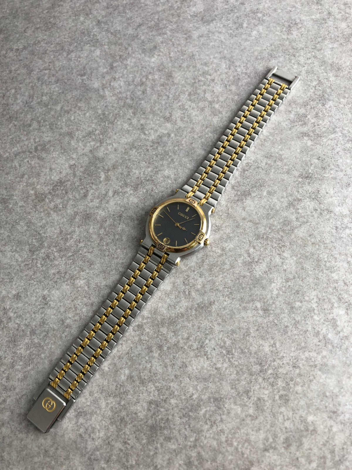 GUCCI Logo Quartz Watch Silver×Gold 9000M Vintage 6pbxdx