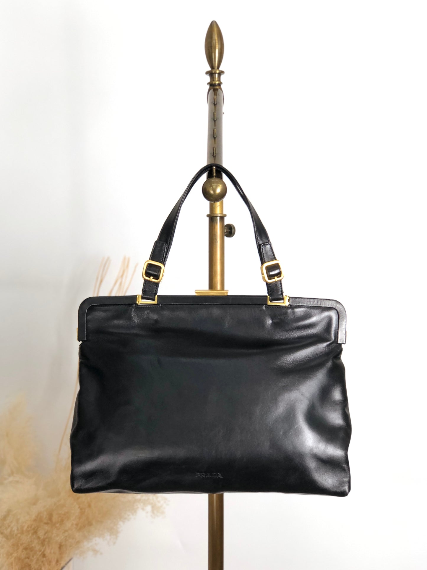 PRADA Logo Embossed Metal Clasp Handbag Black Vintage x7p3fx